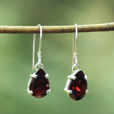 Simple Pear Garnet